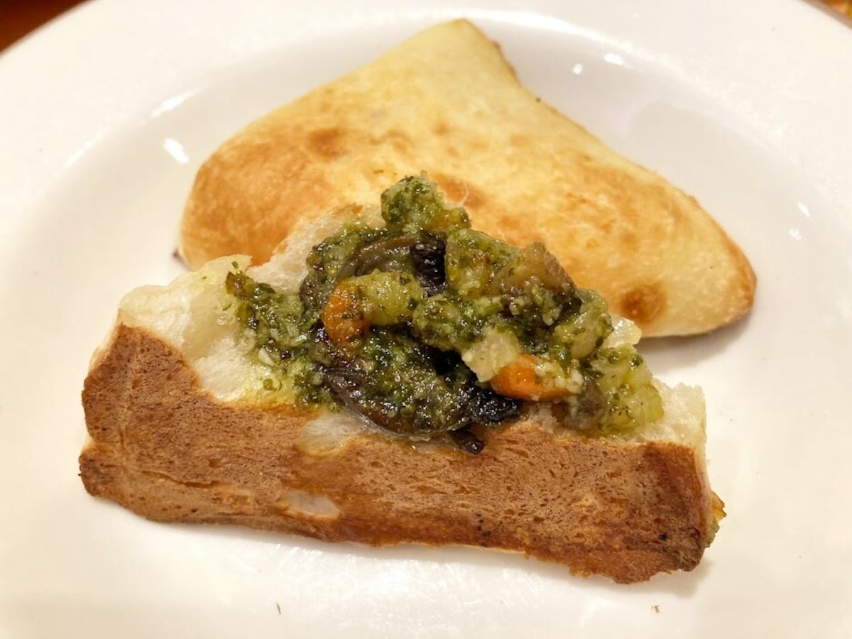 サイゼリヤのフォカッチャは もちふわでおつまみ アイススイーツに合う 持ち帰り イチオシ