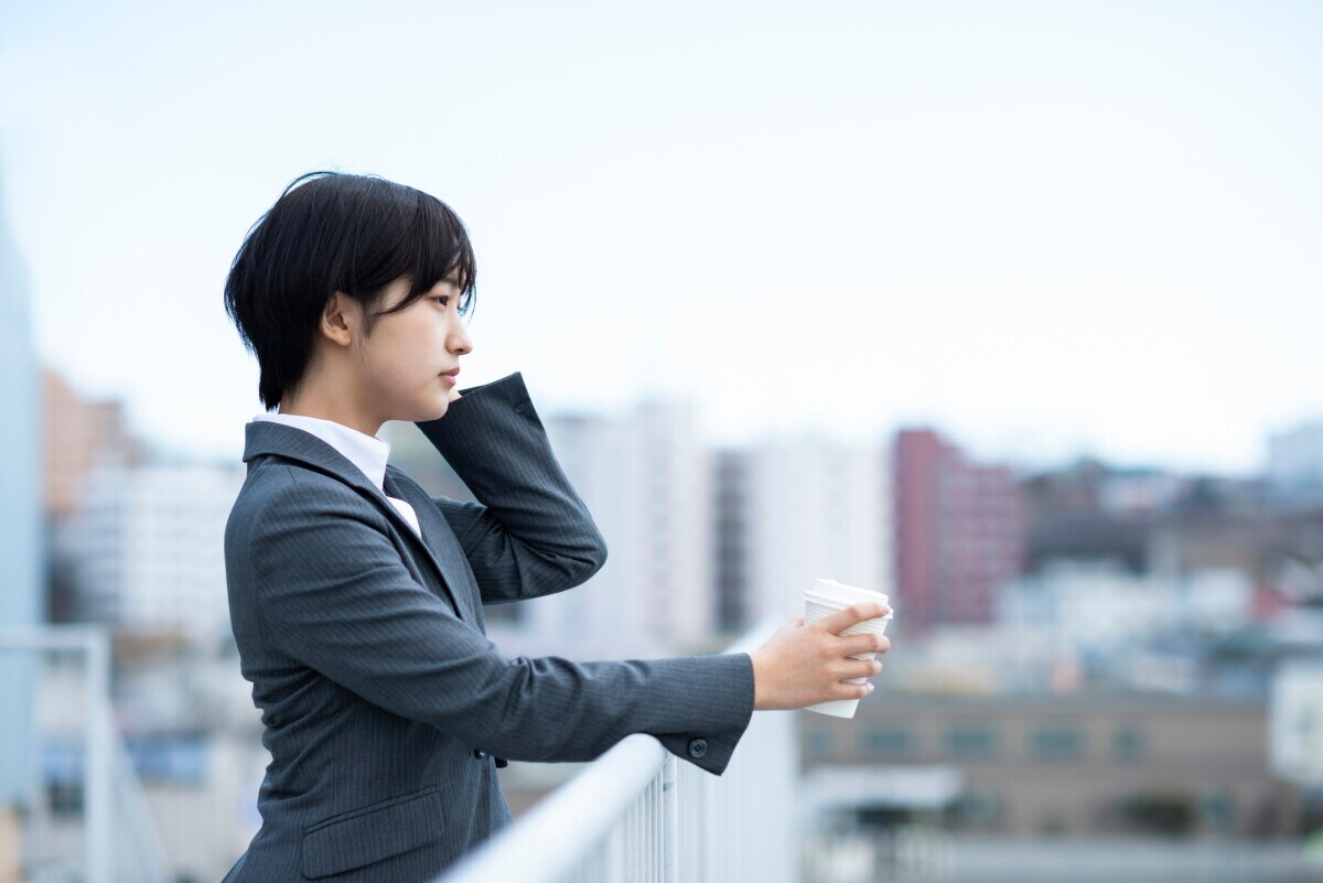  心が揺れている状態を人に知られたくない、強がりな性格