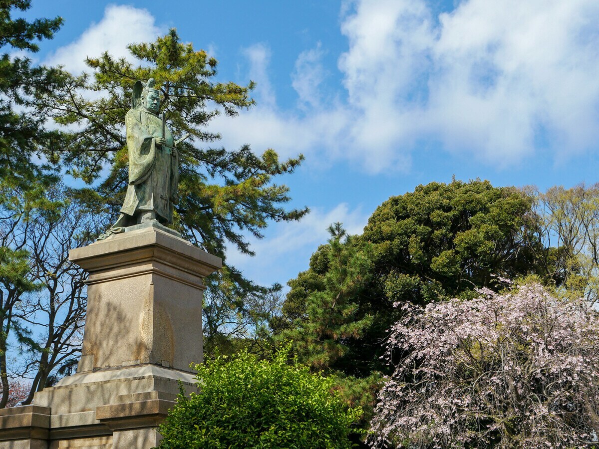 掃部山公園に建立されている井伊直弼の銅像（2023年3月29日撮影）