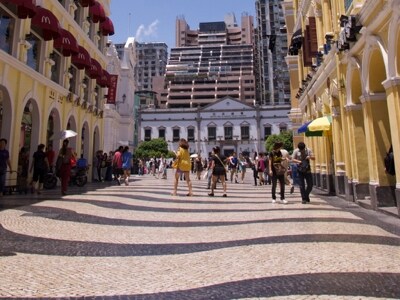 セナド広場。地面に敷き詰められているのが「カルサーダス」と呼ばれる石畳