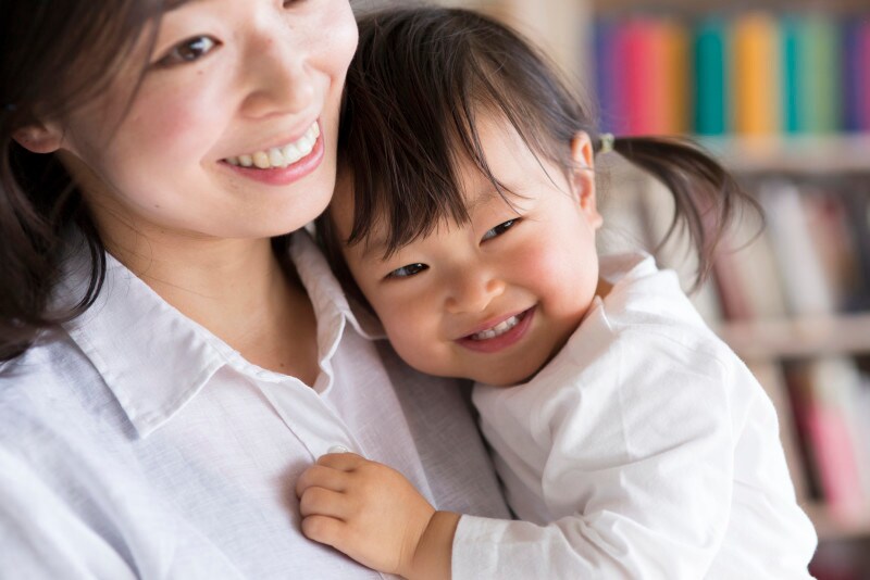 抱っこされている子ども
