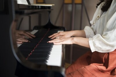 ピアノ演奏のレガートとは?意味・音のきれいな弾き方・練習法
