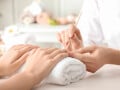 【症例写真】グリーンネイルの原因・治療法…カビではなく細菌感染