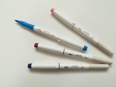 水性インクの「四季織マーカー」。上から順番に、桜森（さくらもり）、蒼天（そうてん）、奥山（おくやま）、時雨（しぐれ）