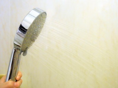 節水効果もアップ！5種類の使い方ができる大きなシャワーヘッド - イチオシ
