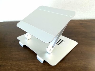 滑り止めにシリコンゴムが取り付けてある