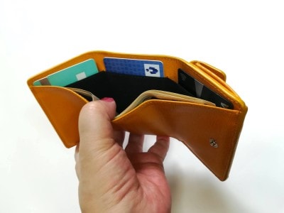 カードスロットは3つ