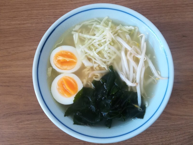 業務スーパーのラーメン 懐かしの塩ラーメン は1食26円 おすすめアレンジも紹介 イチオシ