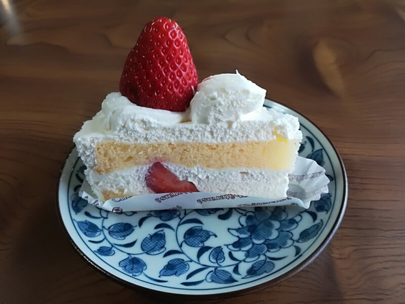 絶対間違いない シャトレーゼのショートケーキ スペシャル苺ショート は324円 イチオシ