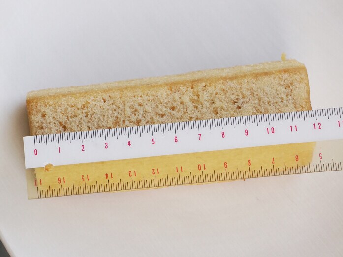 無印良品「不揃い バナナバウム」の長さは約12cm