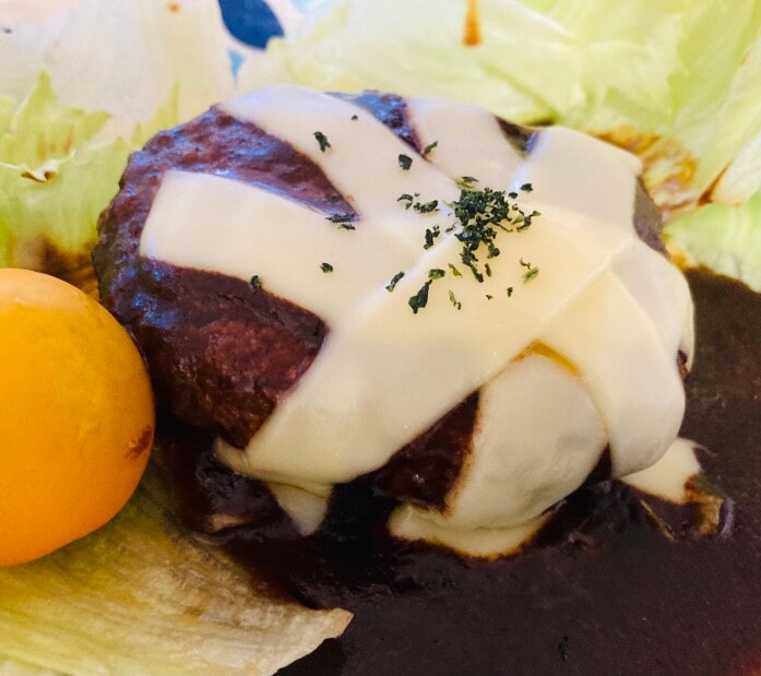 セブンイレブン 金の直火焼ハンバーグ は洋食屋さんの味 旨さの秘密は黒トリュフ イチオシ セブンイレブン 金の直火焼ハンバーグ は洋食屋さんの味 旨さの秘密は黒トリュフ イチオシ