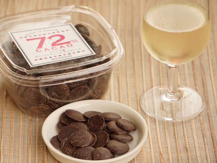 成城石井のビターなチョコレートはワインとも好相性