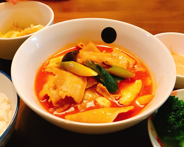 コストコ 李王家のスンドゥブは1～2人前150円！アレンジ自在で脱マンネリにも - イチオシ