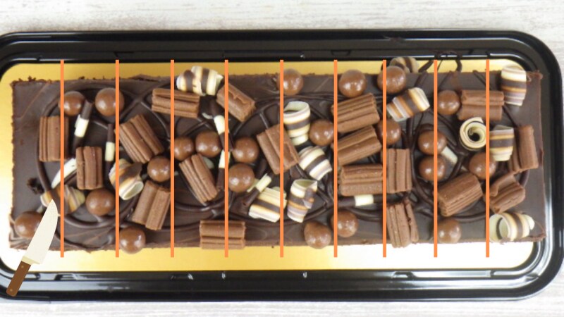 コストコ タキシードケーキ は濃厚チョコ味の限定品 冷凍保存テクや販売期間を解説 イチオシ