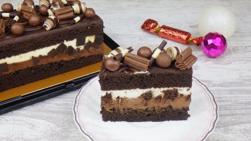 コストコ タキシードケーキ は濃厚チョコ味の限定品 冷凍保存テクや販売期間を解説 イチオシ